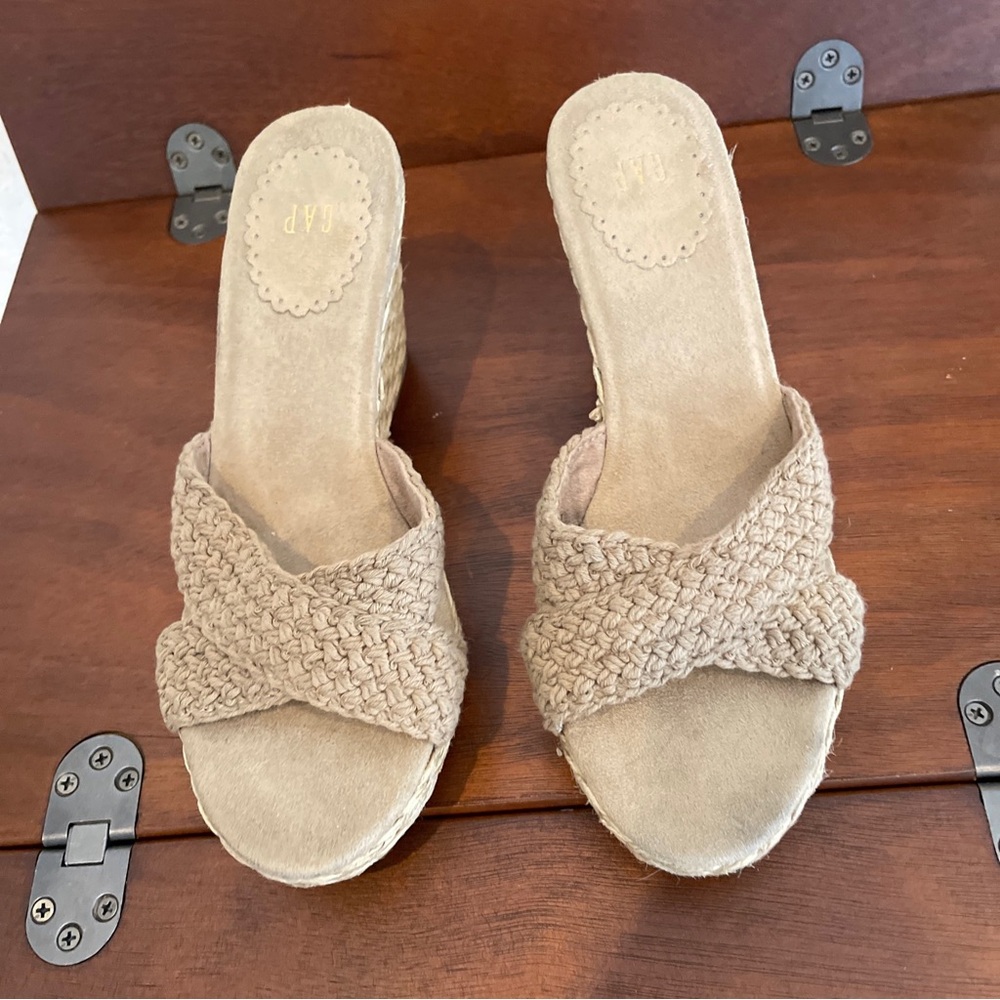 Women’s braided rap slip on wedge sandals size 8